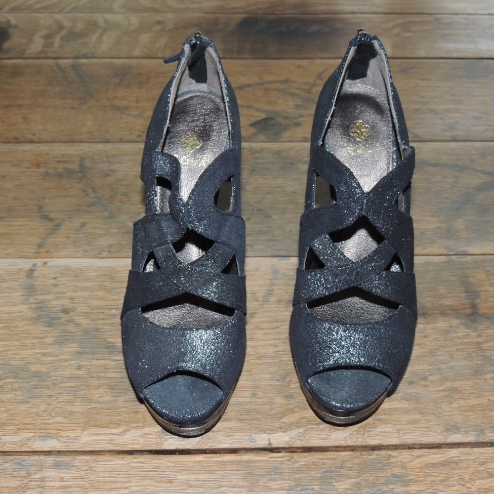 Isola Black Sparkly Heels Sz. 8.5